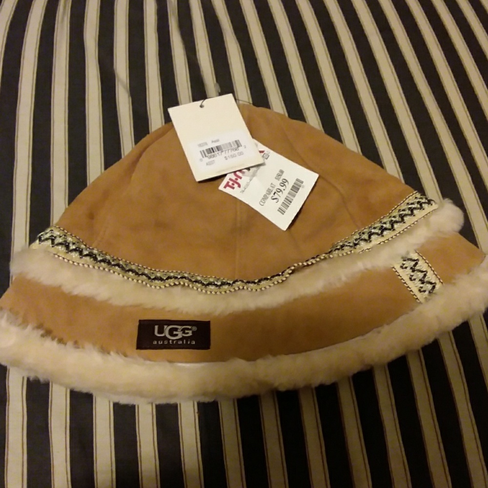 Big girl's Ugg hat